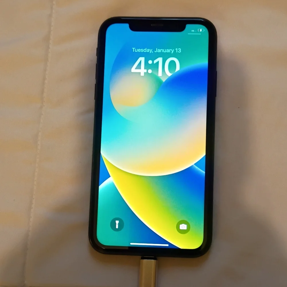 Apple iPhone 11 - 64GB - Great Condition
